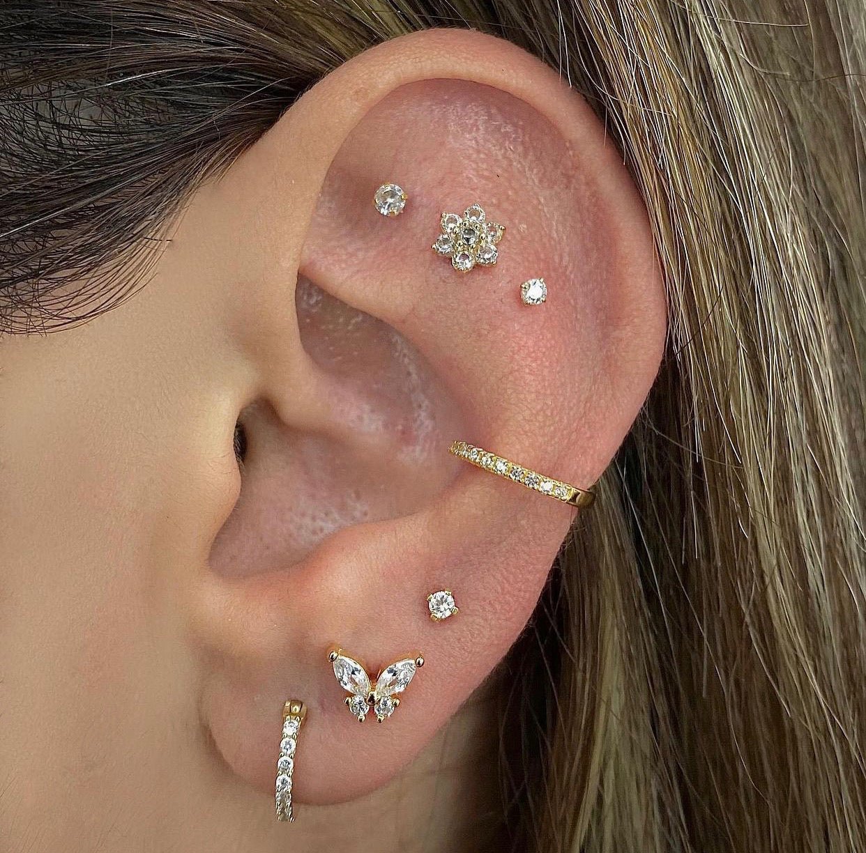 Earrings shops for flat piercing